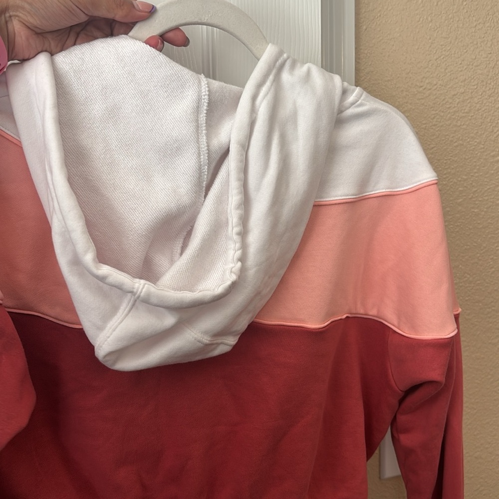 Nike women’s cropped hoodie - Picture 3 of 3